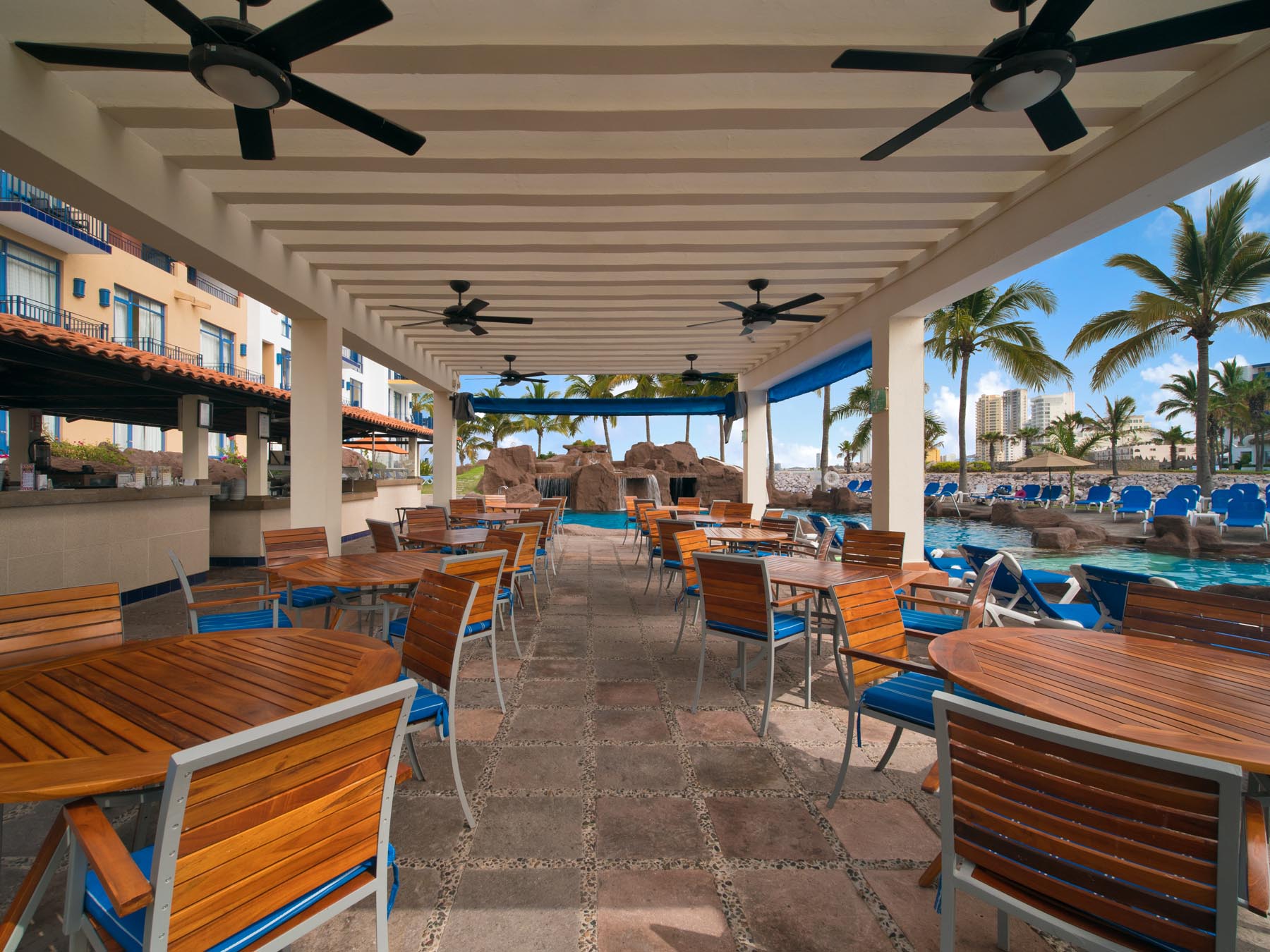 Pool Bar
